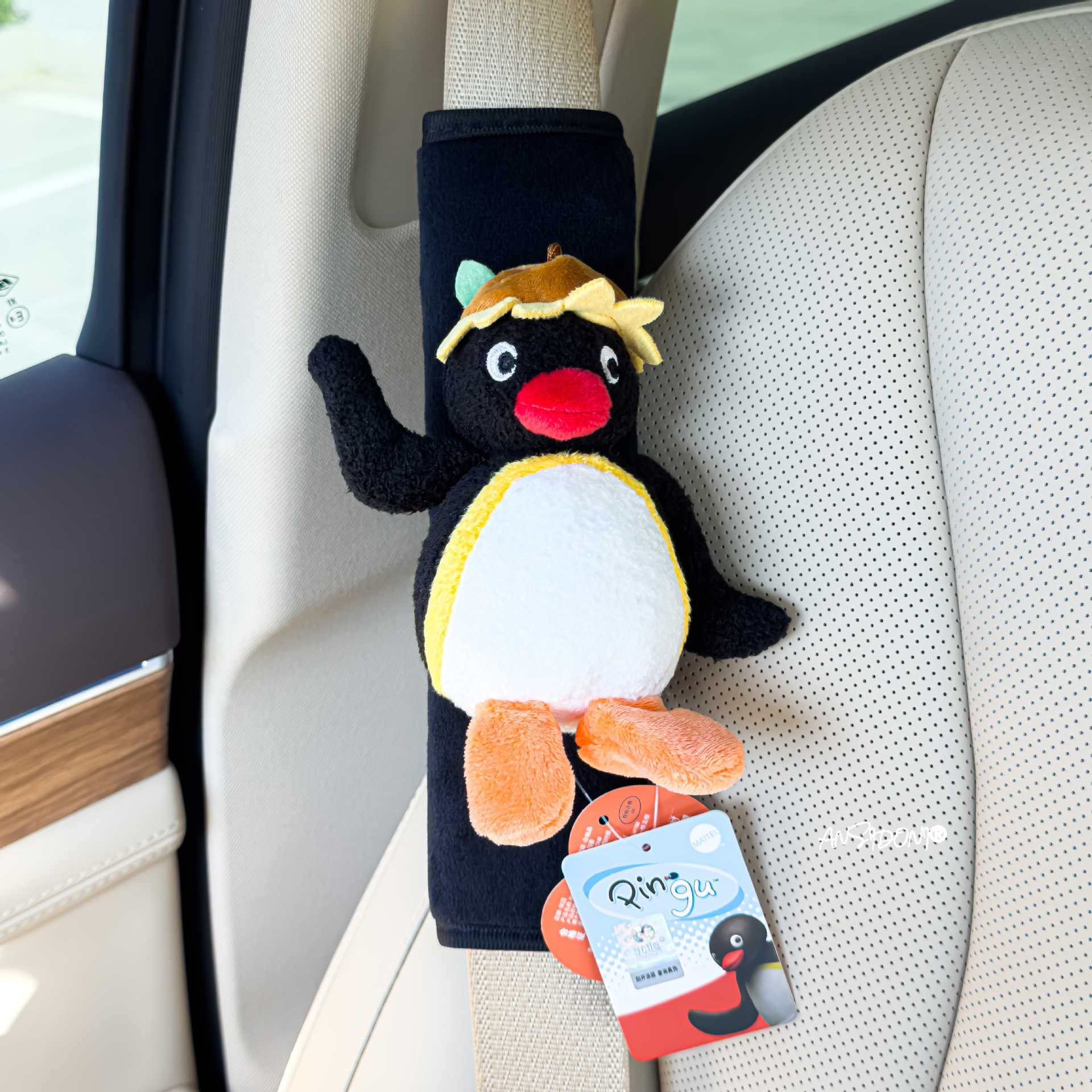 Authentic Pingu Doll Car Seatbelt Shoulder Pad, Cute Penguin Family Car Seatbelt Protector for Children, Prevents Neck Strangulation