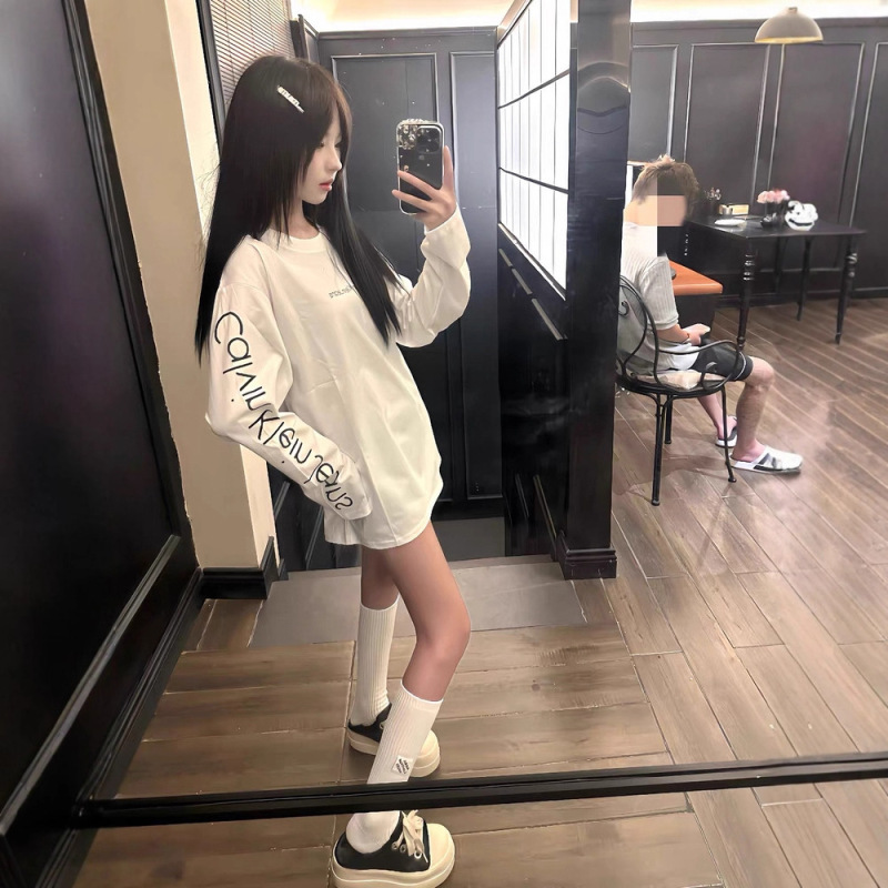 美式复古字母印花白色长袖t恤女春秋2025新款设计感圆领打底上衣|undefined