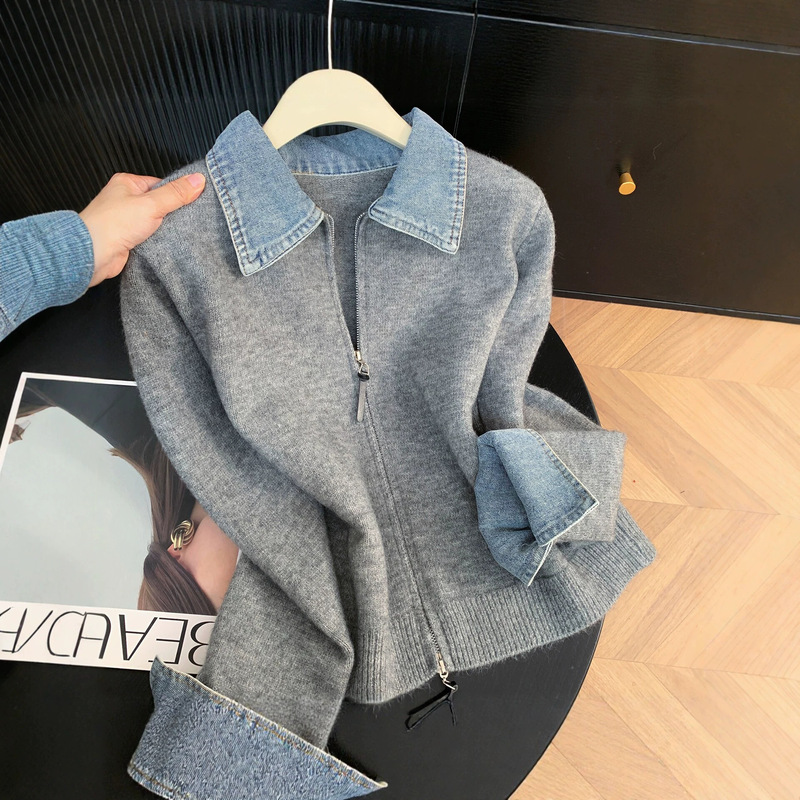 New autumn and winter collection: women's long-sleeved denim patchwork knit cardigan with a lapel collar and double zippers, featuring a relaxed and versatile design that creates the illusion of a two-piece outfit New autumn and winter collection: women's long-sleeved denim patchwork knit cardigan with a lapel collar and double zippers, featuring a relaxed and versatile design that creates the illusion of a two-piece outfit