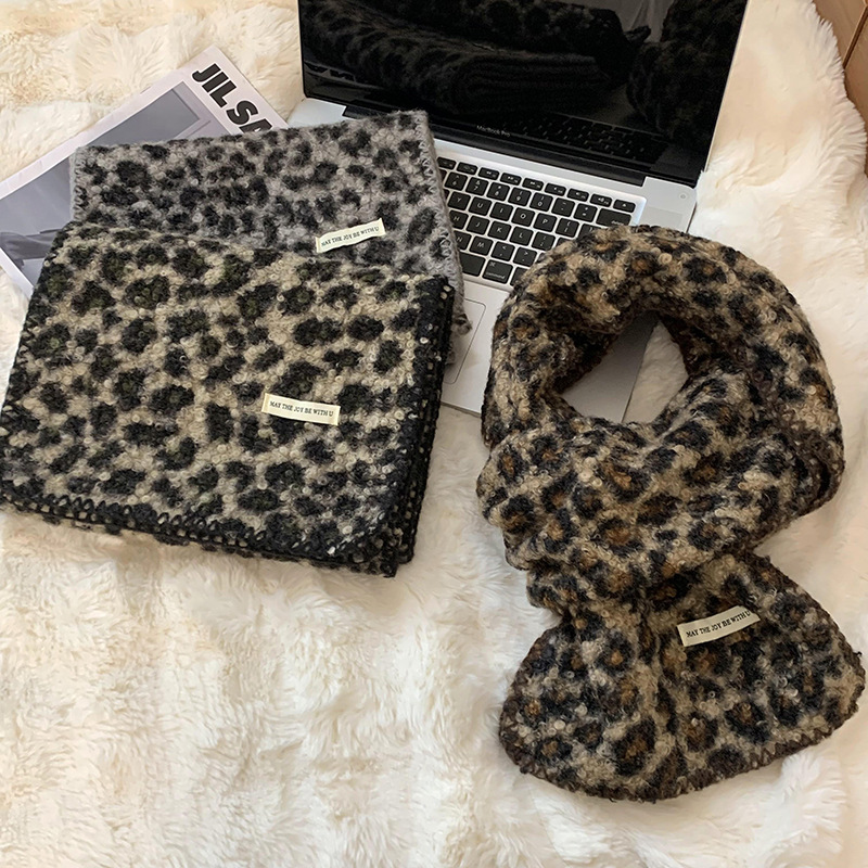 Bufandas transfronterizas invierno 2025 nuevo estilo de imitación de alta calidad engrosado calentamiento bufandas de lana de cachemira bufandas estriadas al por mayor