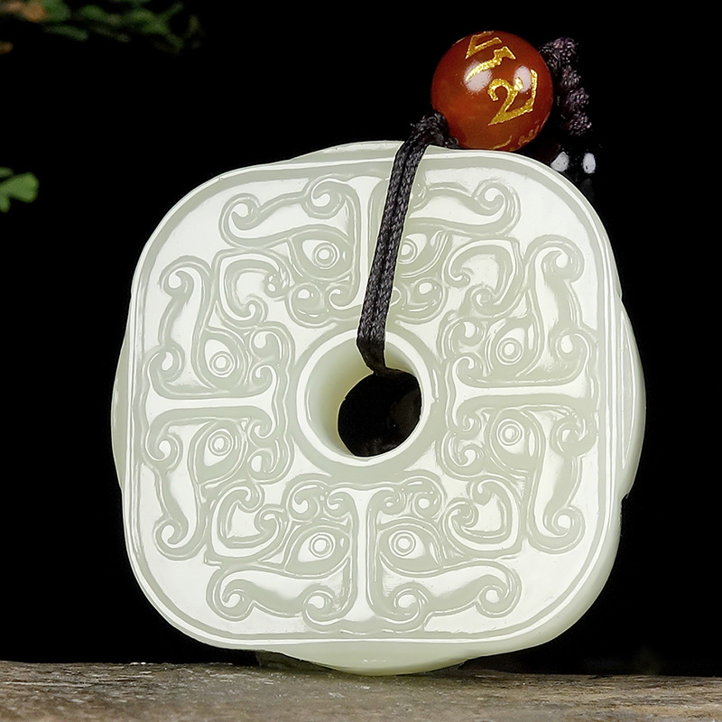 工厂货源新疆和田玉白玉四方守护吊坠精雕仿古兽头白玉平安玉璧