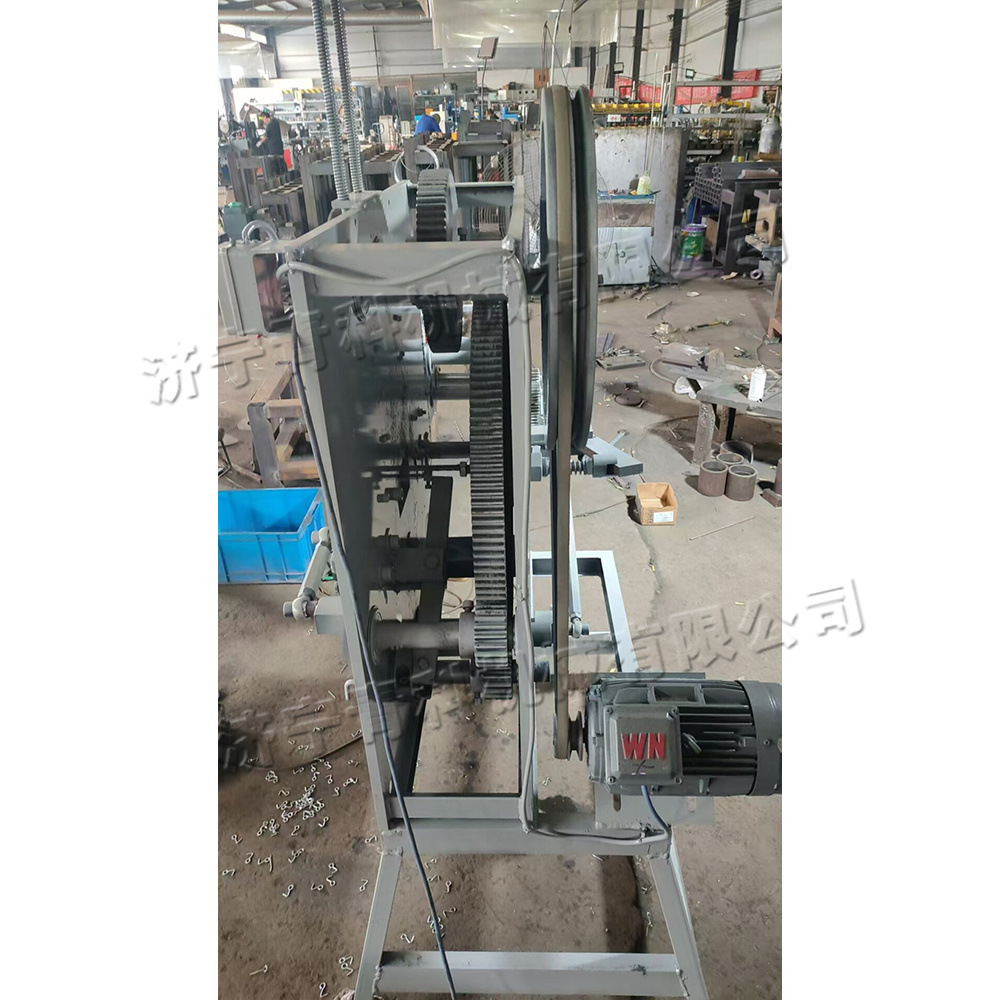 Máquina de alimentación automática y embalaje de hebilla de hierro de metal para equipos de formación de bobina de acero eléctrica y máquina de producción de bloqueo de embalaje