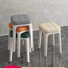 家用餐桌凳子现代简约椅子奶油风休闲网红化妆梳妆台塑料软包餐椅