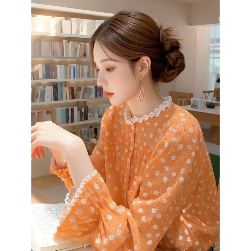 Orange floral shirt, spring-summer 2026 new style, women's French dopamine top, beautiful lace-trimmed blouse