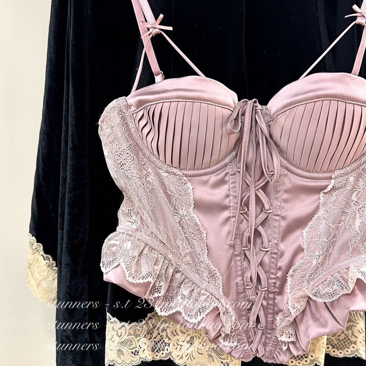 Ventas directas de fábrica comercio electrónico transfronterizo Sudeste de Asia Vietnam Tailandia damas burbujas encaje pecho pequeño recogido sujetador Tovin