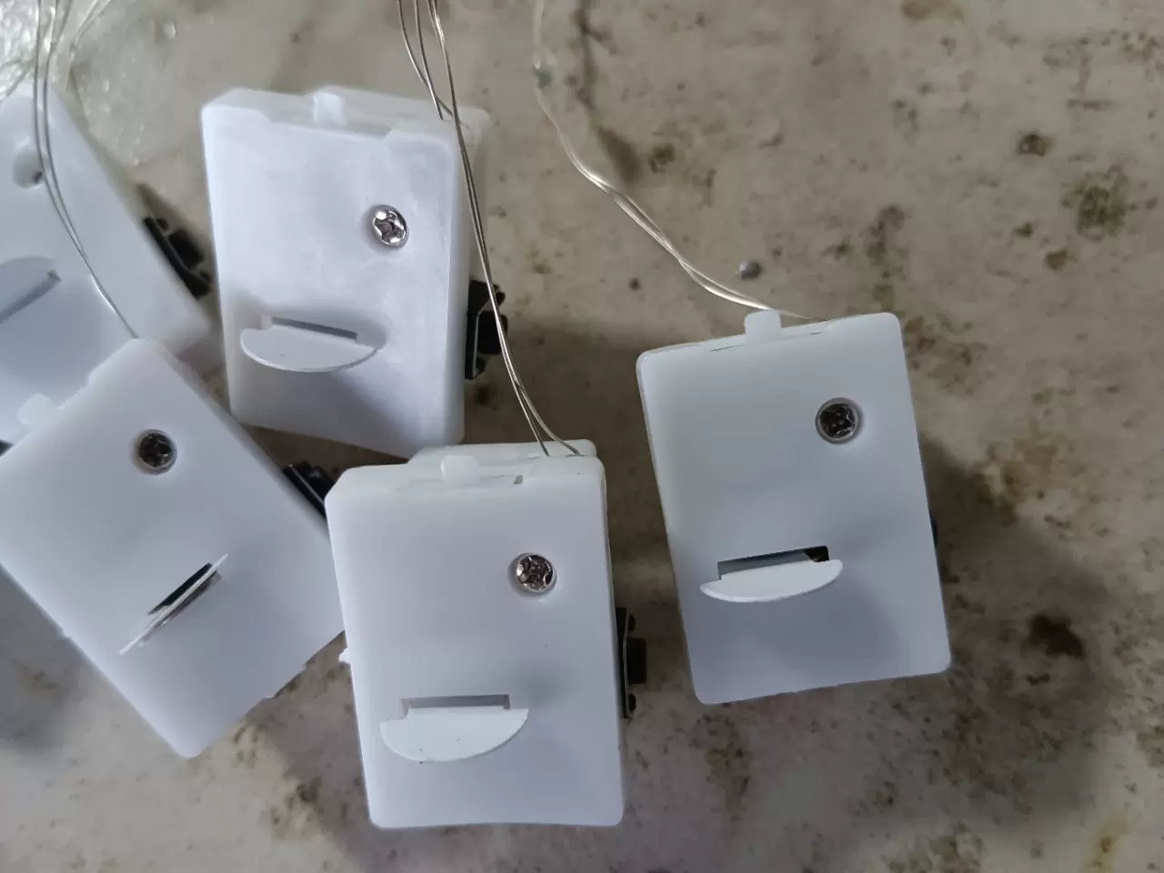 打螺丝款小白盒灯串打螺丝的led灯串装饰创意