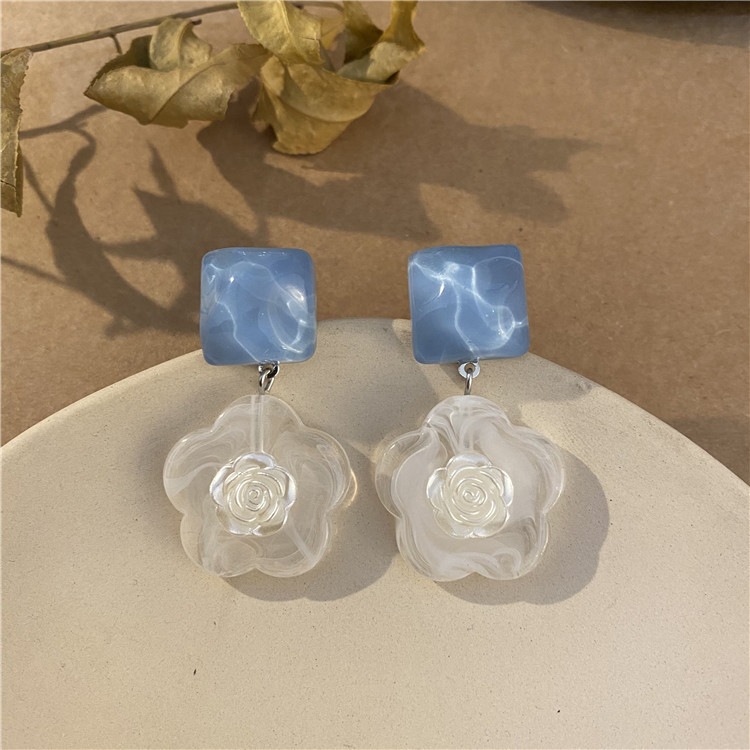 French White Flower Blue Earrings Super Fairy Earrings Simple Mainstream Earrings display picture 3