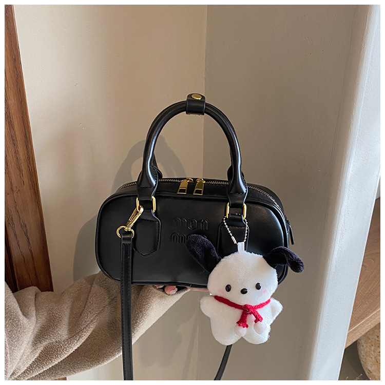 Nuova borsa piccola retrò con design di nicchia, borsa da donna di fascia alta, borsa a tracolla singola con accessori appesi, borsa piccola portatile elegante_voghion.com