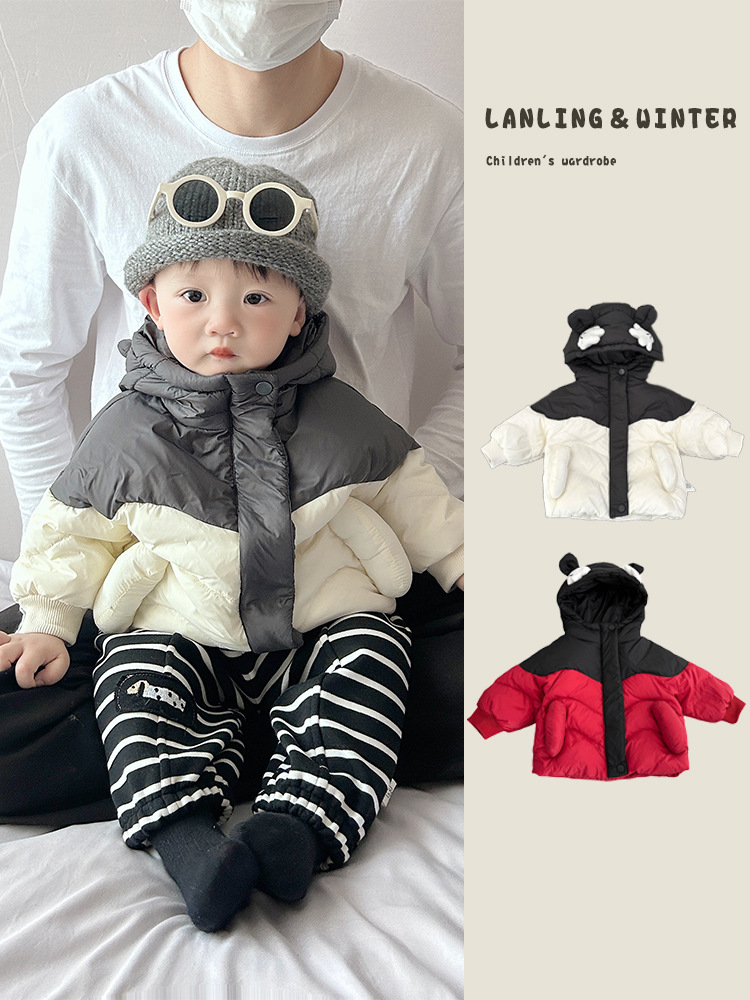 Invierno bebé chaqueta de plumón de colores nuevos niños lindos con capuzas blancas chaqueta de abrigo caliente ropa de bebé gruesa