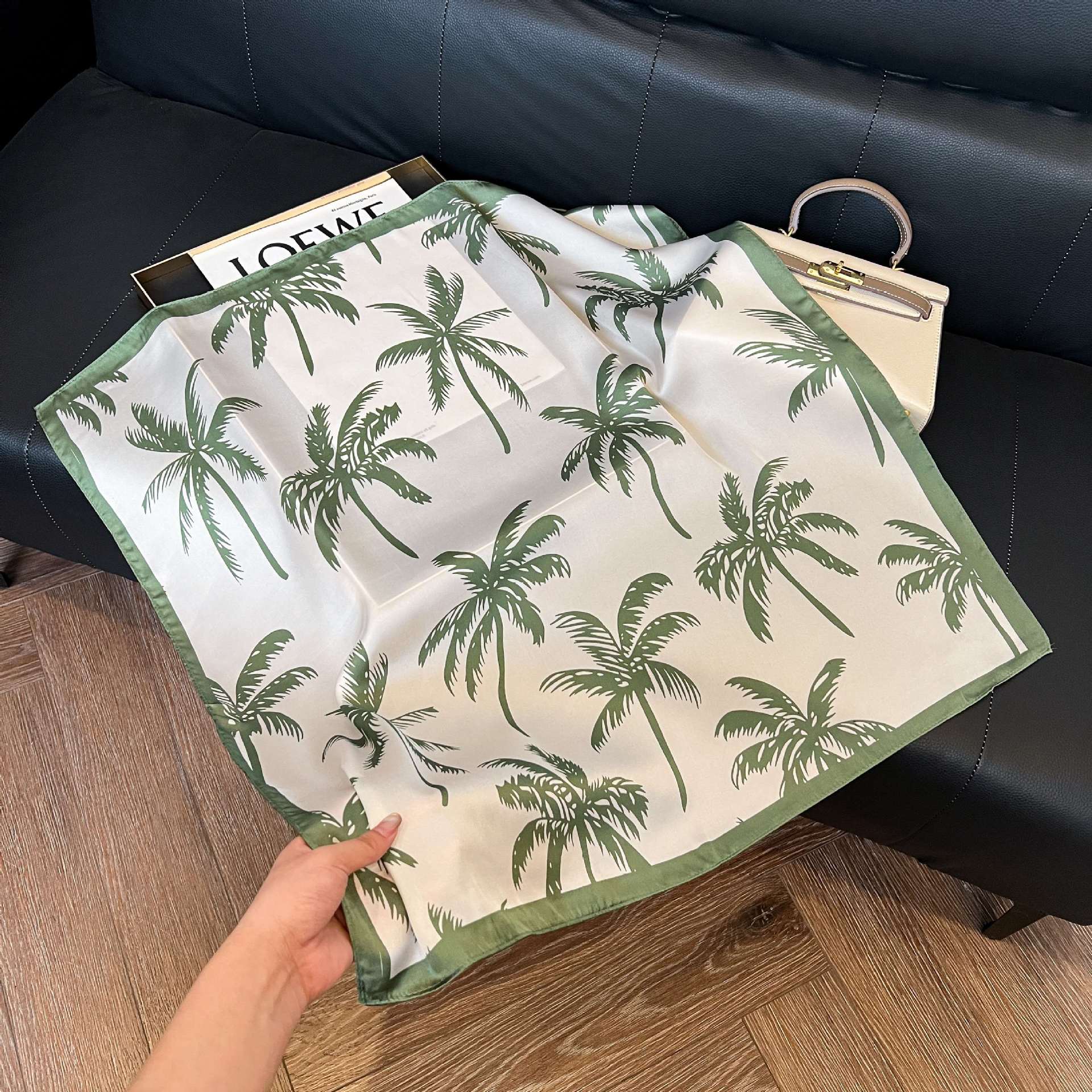 Transfronterizos nuevos bufandas de seda azul de alto nivel de seda cuadrada de simulación bufandas de moda de decoración de moda de combinación bolsa correa de pelo bufandas profesionales
