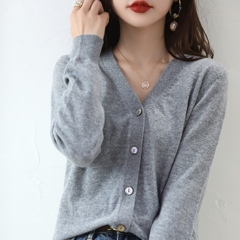 春と秋の新型vネックニットカーディガンの女性服のゆったりとした大きいサイズの純色のセーターの短いコートの上着|undefined