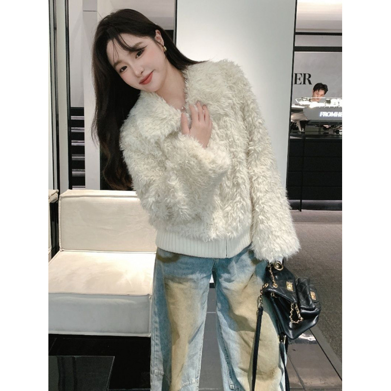 名媛气质高级感羊羔毛外套女短款2026冬季新款加厚毛茸茸暖白外套