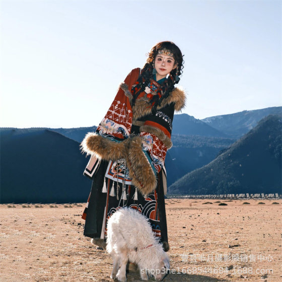 Photo Studio New Arrival Tibetan Clothing A Tibetan Brother Autumn and Winter Big Wool Collar Tibetan Robe Tibetan Clothing Xizang Travel Photographic Clothing