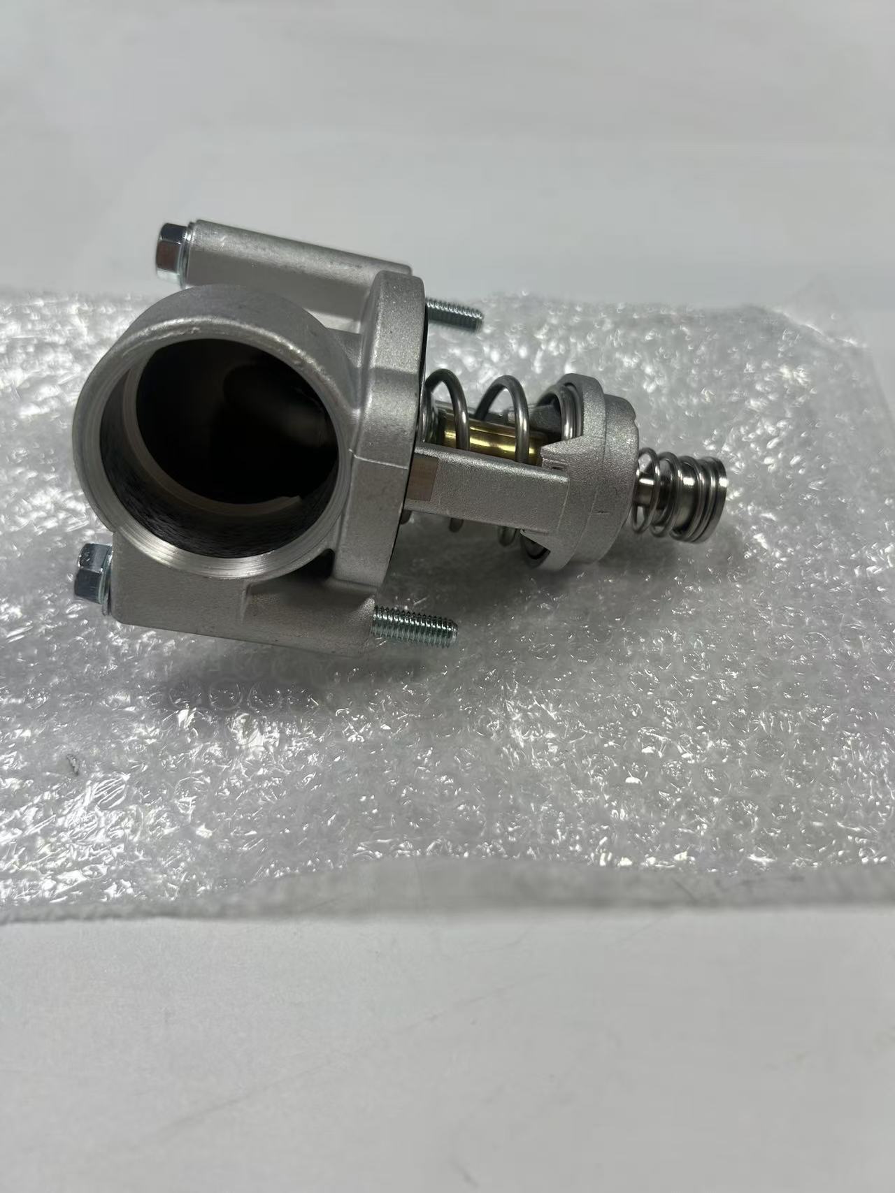 12741009 Engine Coolant Thermostat Housing 12678780 Is Suitable for Chevrolet Buick Gmc