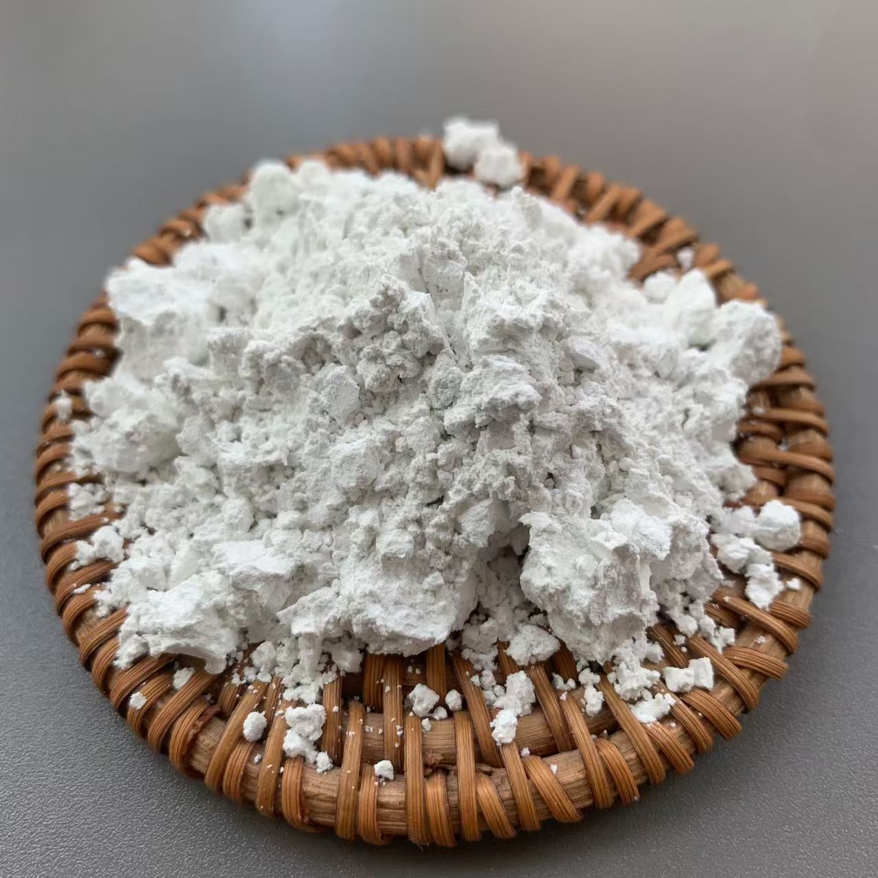 批发高岭土橡胶涂料粘土化妆品级面膜粉涂料油墨塑料填充用煅烧白