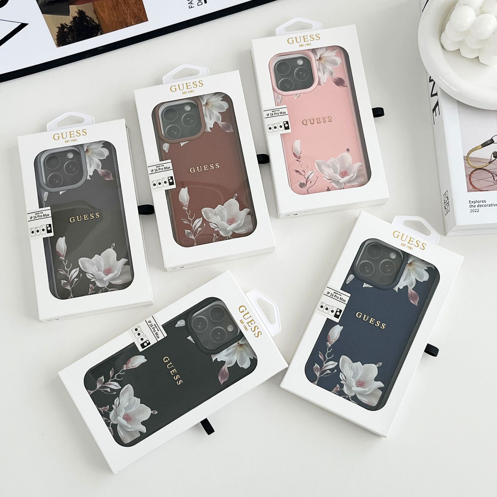Guess Maqnoliya Çiçək Dizaynlı iPhone 16 Pro Max Telefon Qabı