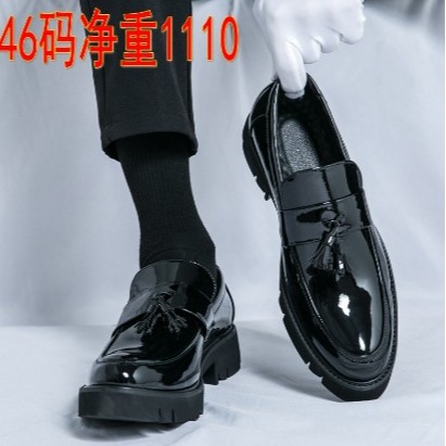 2025 primavera nueva zapatos de cuero de cabeza grande, cuero de imprimación gruesa brillante, bordas casuales, zapatos Lefour para hombres, peinados, zapatos de moda