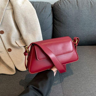 French Niche Design Solid Color Underarm Bag Women's 2024 New High-end All-match Baguette Bag Trendy Commuter Shoulder Bag