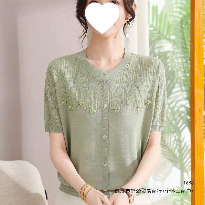 Mother's summer wear, short-sleeved T-shirt, thin ice silk blouse, Mother's Day top, middle-aged and elderly women's summer top Mother's summer wear, short-sleeved T-shirt, thin ice silk blouse, Mother's Day top, middle-aged and elderly women's summer top