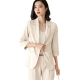 Приталенный пиджак классического кроя для отдыха