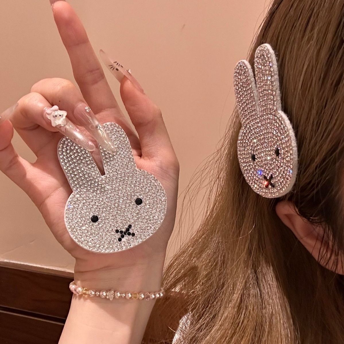 Cute Cartoon Rhinestone Bunny Magic Sticker, Niche Luxury High-End Sparkling Rhinestone Hair Clip for Girls, Personalized Hair Accessory