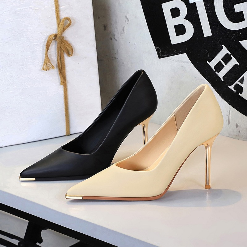 1895 European and American Style Banquet Metal Pointed High Heels Oily Pan Pattern Ultra High Heels Sexy Versatile Women's Shoes