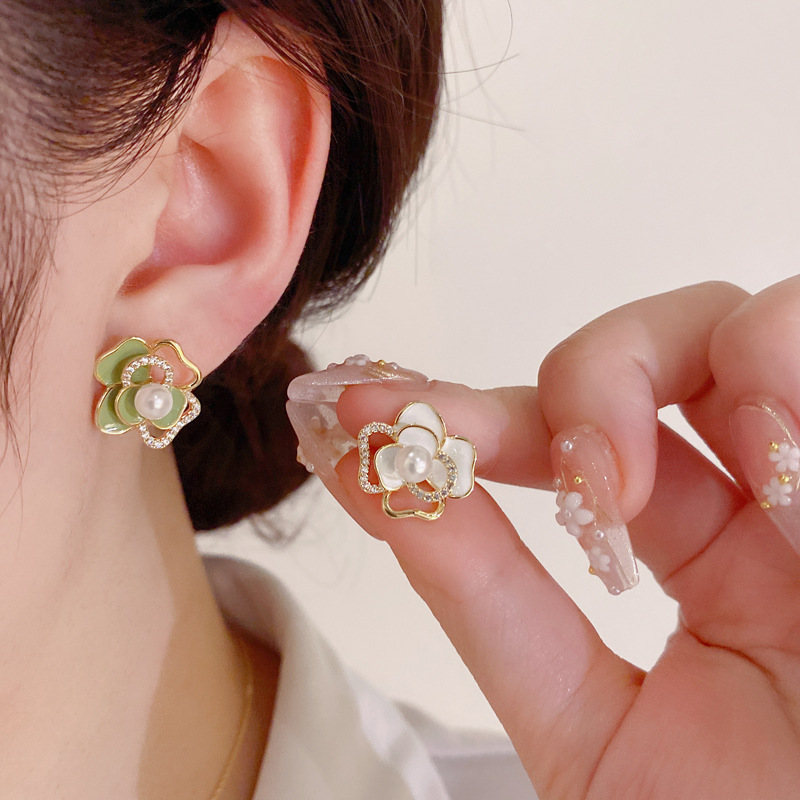 1 Pair Elegant Sweet Flower Enamel Inlay Copper Zircon 14k Gold Plated Ear Studs display picture 8