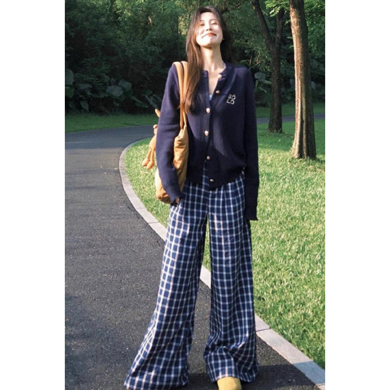 秋冬新款减龄搭配一整套学院风慵懒针织开衫格子休闲阔腿裤两件套
