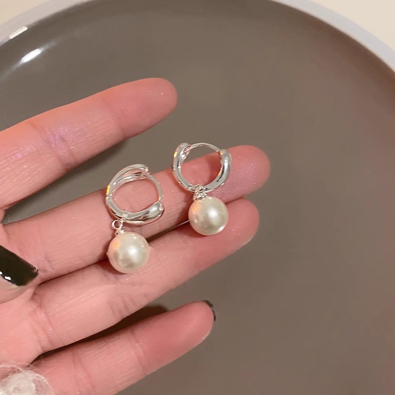 South Korea Water Drop Pearl Ear Buckle Women's Summer 2024 New Fashionable Elegant Ear Stud Earrings Light Luxury High-end Earrings