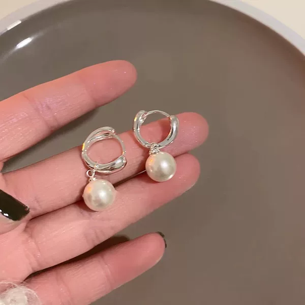 South Korea Water Drop Pearl Ear Buckle Women's Summer 2024 New Fashionable Elegant Ear Stud Earrings Light Luxury High-end Earrings
