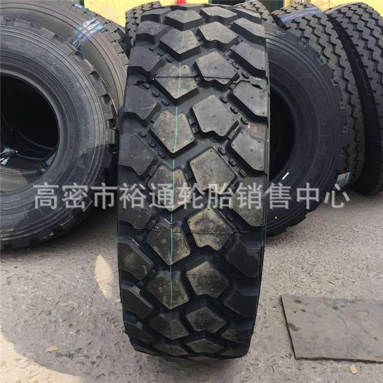 全钢子午线真空轮胎305 335/80R20 365 395/85R20 越野块花花纹