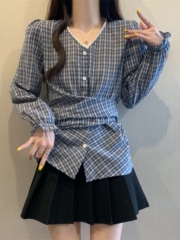 格子V领长袖打底衬衫女春秋新款大码胖mm设计感系带收腰遮肚上衣