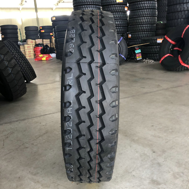 供应货车轮胎 700R16卡车钢丝轮胎7.00R16