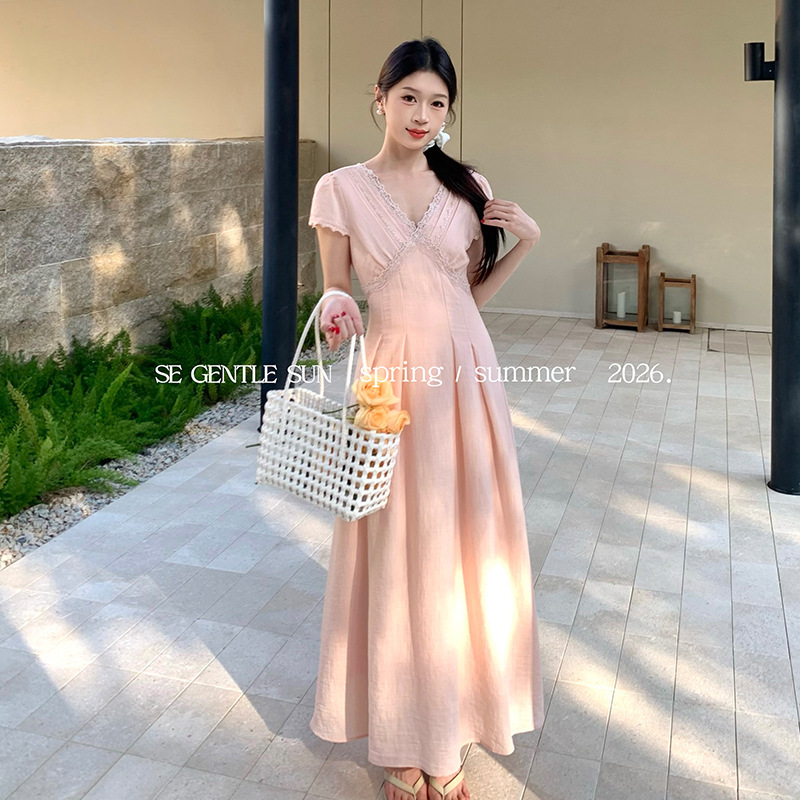 Xiu Xixi 2026 Spring New French Lace Patchwork Short Sleeve Dress Solid Color Pure Desire Dress for Women 88479
