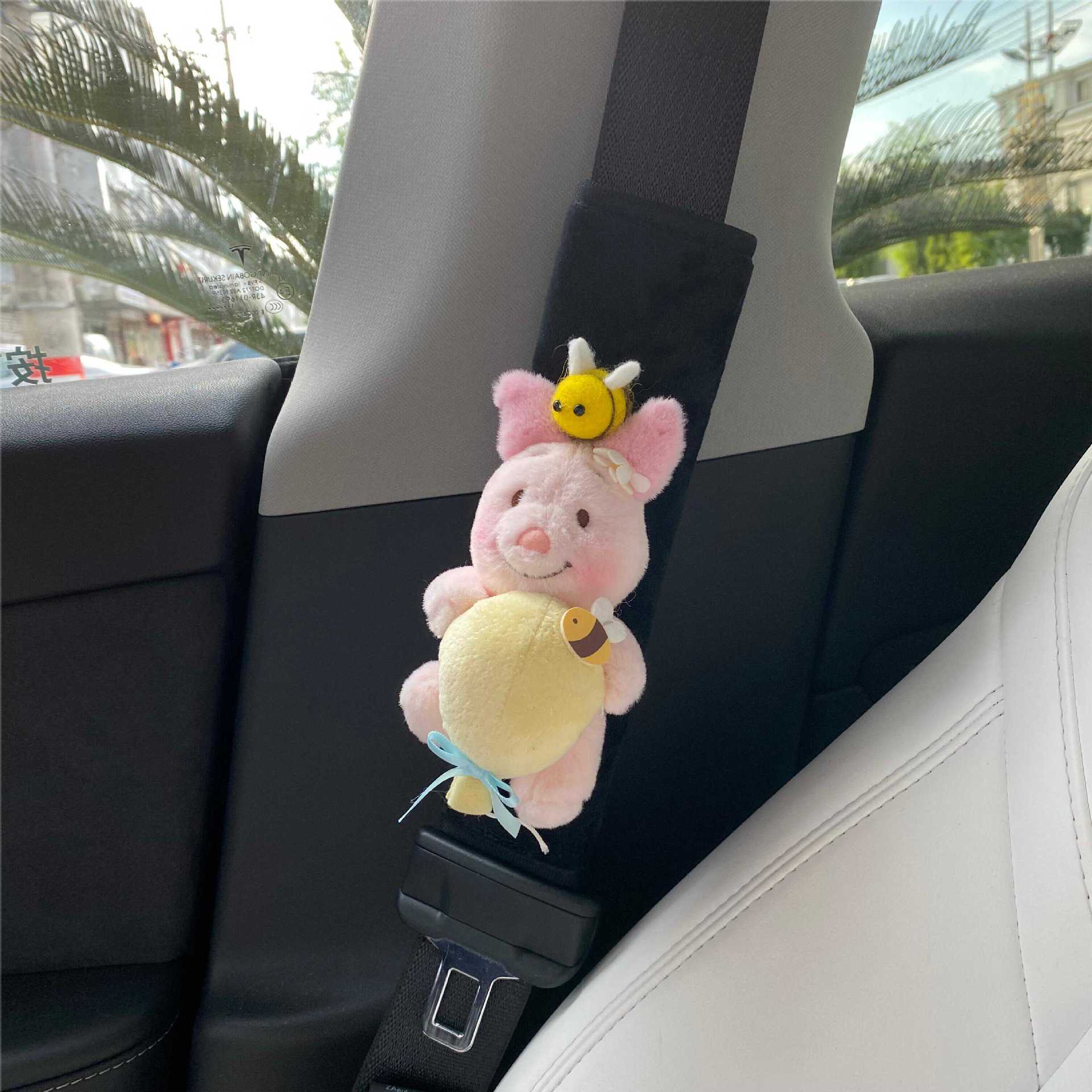 New Creative Balloon Winnie the Pooh Piglet Cartoon High-Value Short Velvet Car Seat Belt Shoulder Pads for Gift Giving