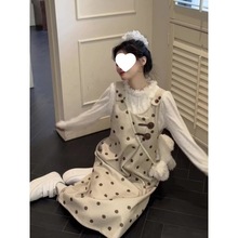 小众盐系穿搭复古波点背带连衣裙女春季新款小个子宽松减龄两件套