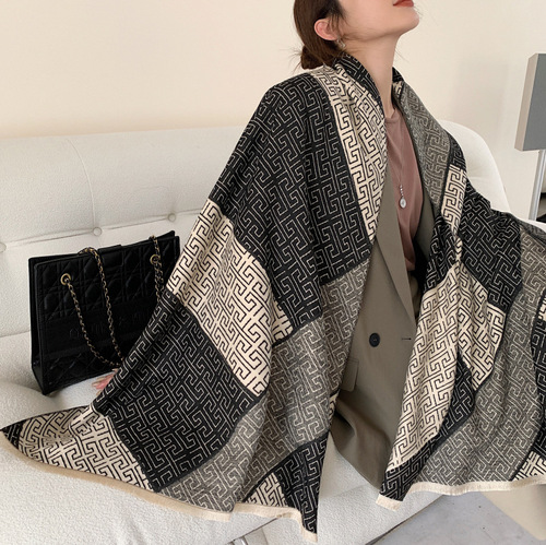 Korean imitation cashmere two-color scarf for women in autumn and winter, thickened and warm, black and white color matching, hot-selling scarf, shawl, maze pattern