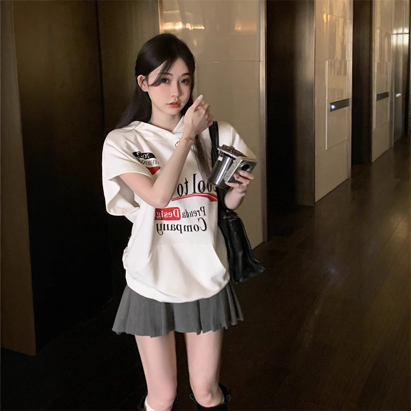 Trendy Korean Fashion Brand Loose Letter Hooded Top for Petite College Students, Age-Reducing, Versatile Internet Celebrity T-Shirt