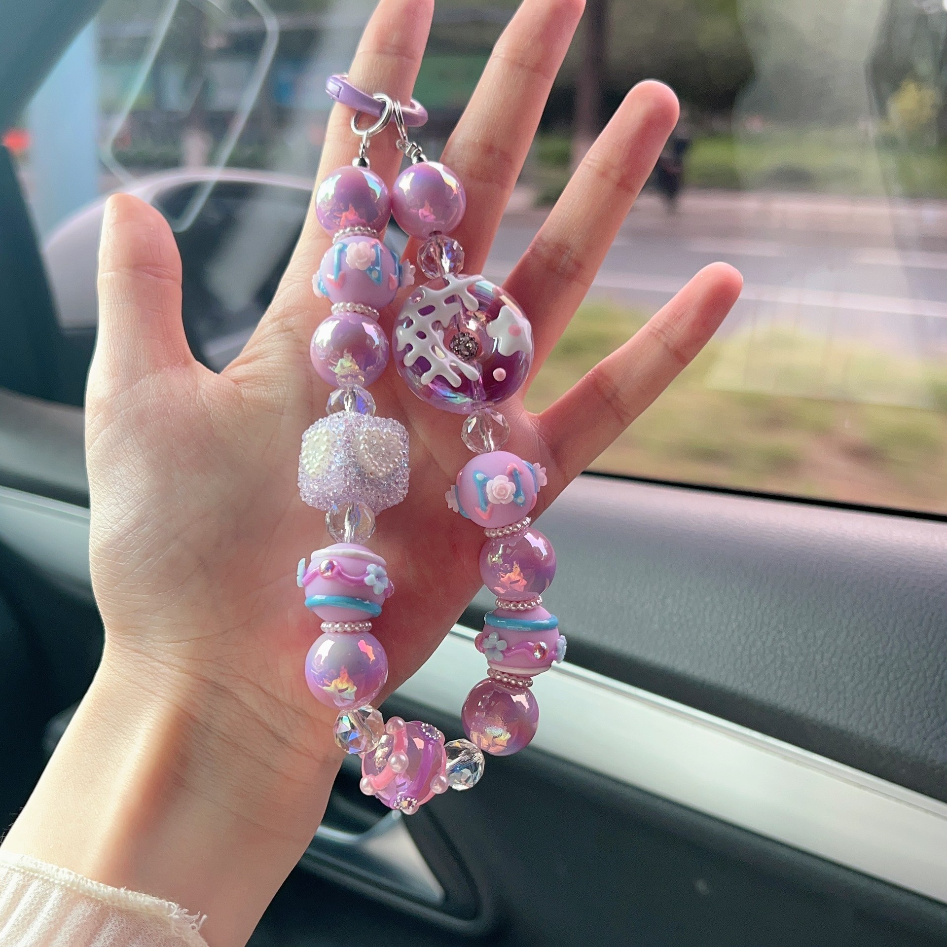 1 Piece Quantity Daily Occasion Cartoon Style Round Heart Shape Plastic Resin Beaded Keychain