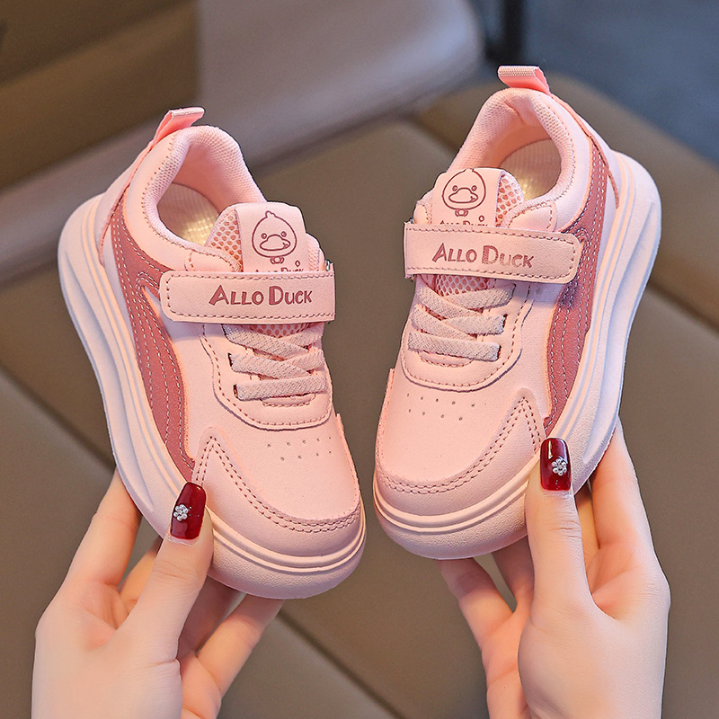 Zapatos blancos para niños y niñas 2025 primavera y otoño nuevos zapatos zapatos casuales antideslizantes para niños zapatillas de deporte de suela blanda para bebés