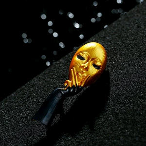 European and American Retro Design Sense Mask Brooch Women's Personality Temperament Corsage Simple Enamel Art Pin Suit Accessories