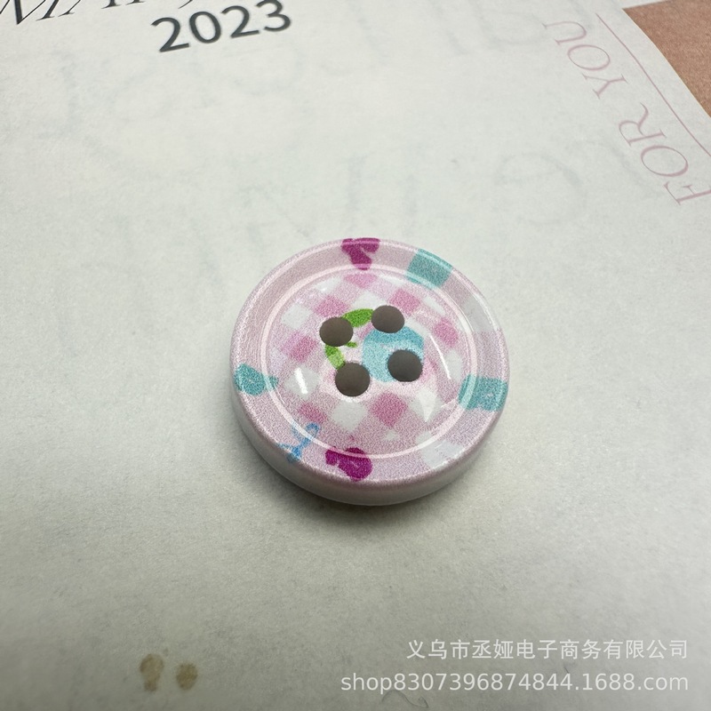 卸売かわいいラウンド漫画四つ目ボタン diy セーター手作りイラスト愛リンゴジュエリーヘアアクセサリーボタン|undefined