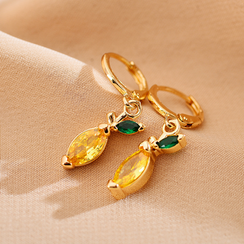 Leaves, Heart Shape, Strawberry Pattern Women'S Gender 1 Pair Elegant Leaves Heart Shape Strawberry Inlay Copper Zircon Drop Earrings