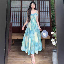 胖妹妹夏季温柔风荷叶边油画长裙海边度假沙滩裙大裙摆吊带连衣裙