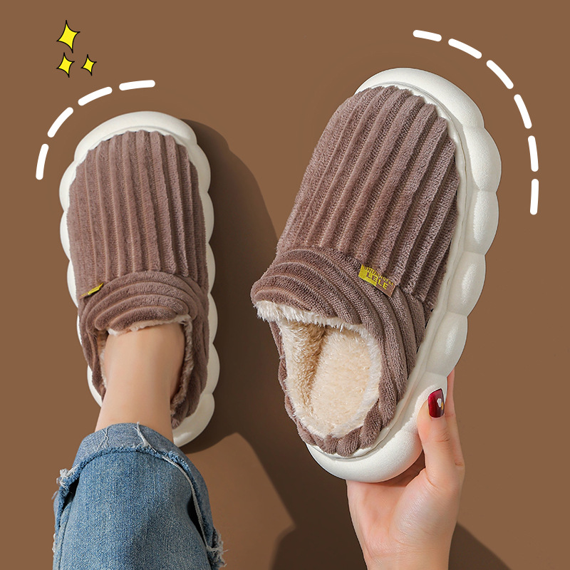 Zapatillas de algodón de invierno bolsas de hombre tacones de interior zapatos cálidos de terciopelo caseros zapatos de algodón de invierno