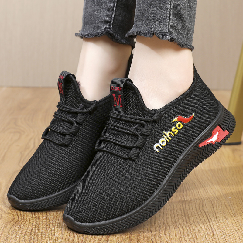 Zapatos acolchados de algodón para mujer invierno nueva ropa de abrigo casual forrada de lana gruesa caliente mamá zapatos viejos zapatos de tela de Beijing al por mayor