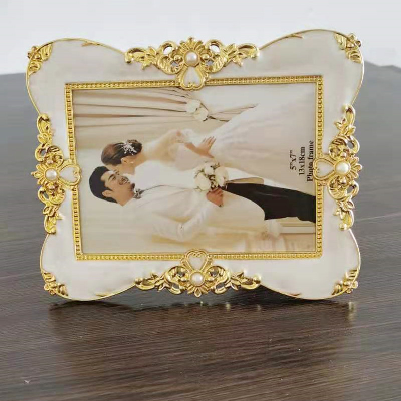 3126 artist European creative wedding photo frame 7 inch resin table European photo frame wholesale inlaid pearl photo frame 3126 artist European creative wedding photo frame 7 inch resin table European photo frame wholesale inlaid pearl photo frame
