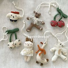 韓国の新型の質感の布芸の熊の白鳥の子犬のさくらんぼは飾って甘くてかわいいキーホルダーを掛けます。