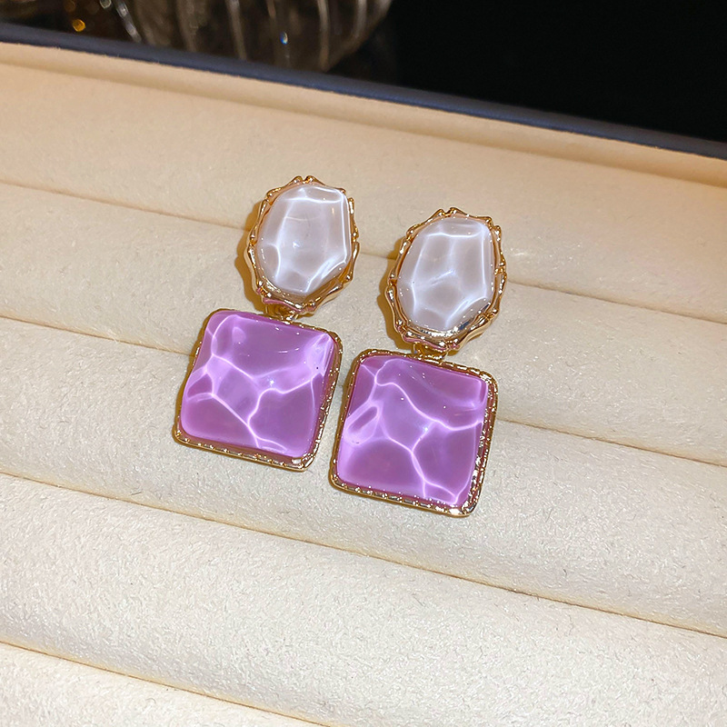 Pendientes de perlas asimétricas con cuernos de diamantes súper parpadeantes de plata Pendientes de nicho de viento frío femenino Pendientes de lujo ligero de alta calidad