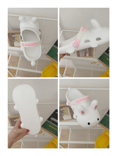Women's Summer Outwear Cute Cartoon Home Use Shower Slippers with Holes Breathable Thick Sole Teenage Heart